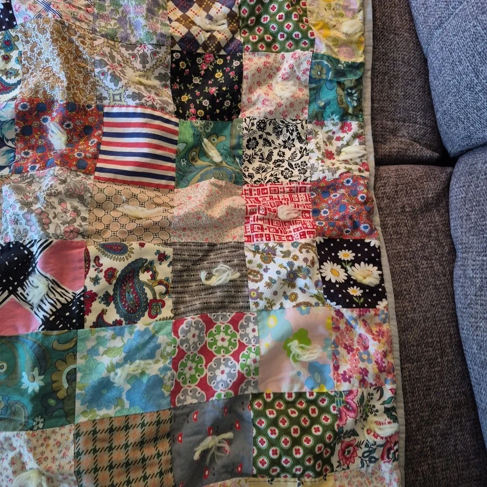 VTG Handmade Patchwork Lap Quilt Cotton Paisley Floral 34